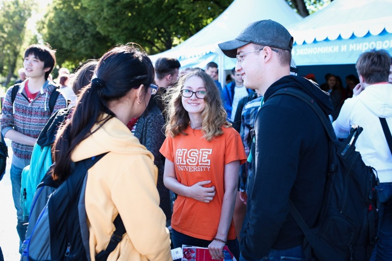 Sun and Rain, Sports and Fashion, Studies and Leisure — All at HSE Day Illustration for news: Sun and Rain, Sports and Fashion, Studies and Leisure — All at HSE Day