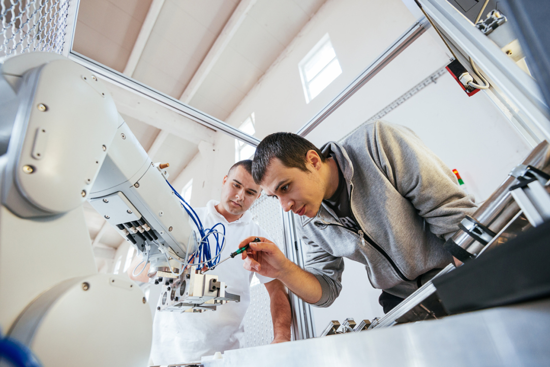 Almost 30% of Advanced Manufacturing Technologies Used in Russia Are Acquired from Abroad Illustration for news: Almost 30% of Advanced Manufacturing Technologies Used in Russia Are Acquired from Abroad