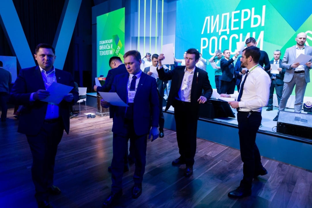 «Соревноваться с профессионалами и победить — это всегда здорово»