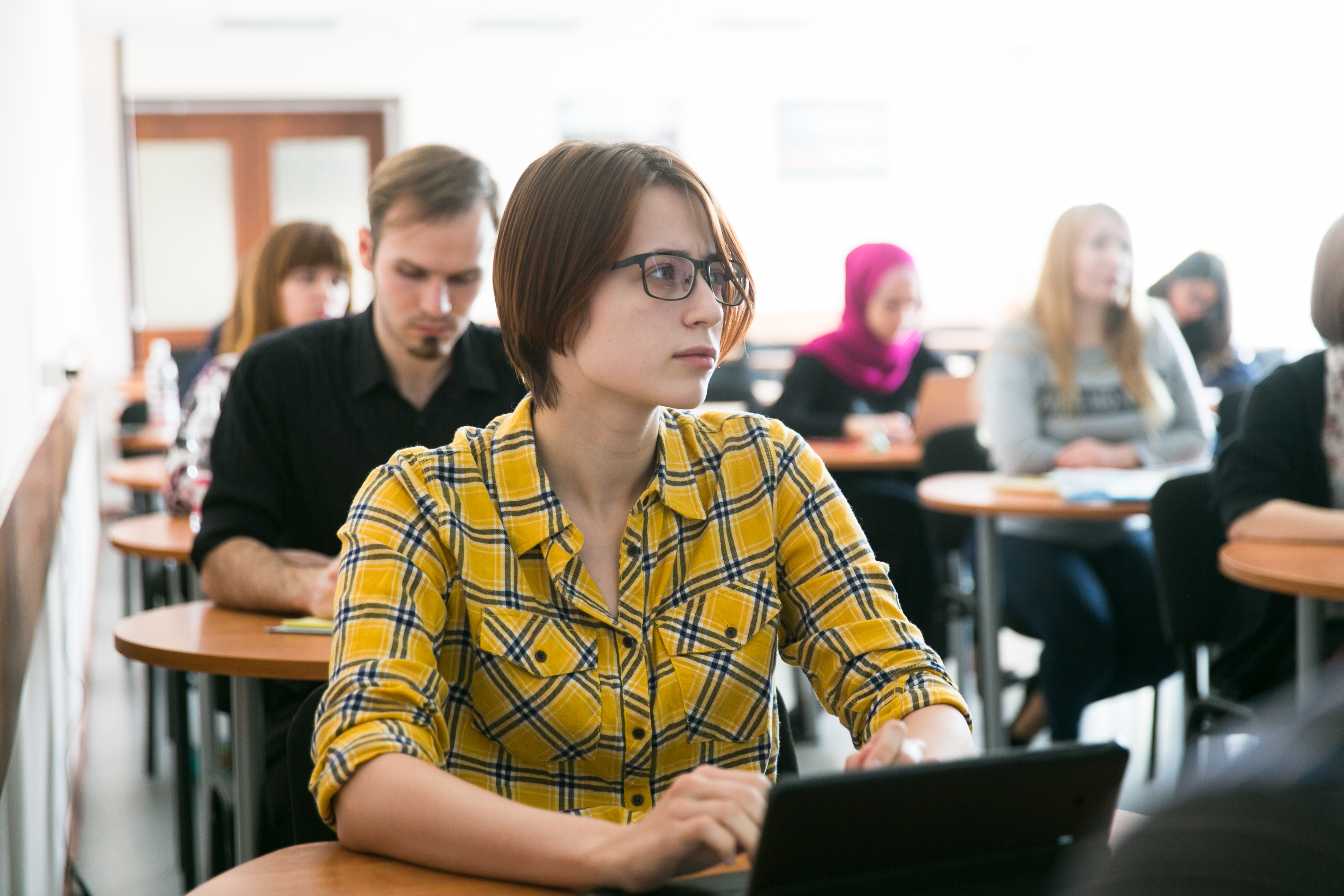 Вшэ олимпиады бви. Студент ВШЭ олимпиады. Самые красивые преподаватели ВШЭ. Студенты ВШЭ.